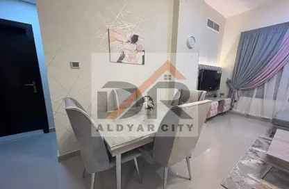شقة - غرفة نوم - 2 حمامات للايجار في مساكن كورنيش عجمان - طريق كورنيش عجمان - عجمان