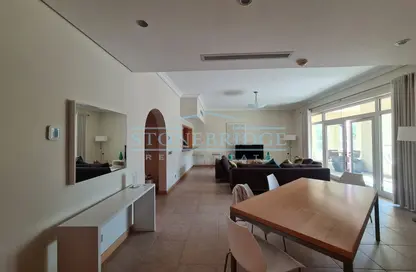 Apartment - 2 Bedrooms - 3 Bathrooms for rent in Al Das - Shoreline Apartments - Palm Jumeirah - Dubai