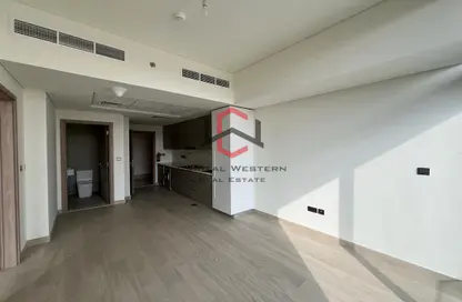 Empty Room image for: Apartment - 1 Bedroom - 2 Bathrooms for rent in AZIZI Riviera 32 - Meydan One - Meydan - Dubai, Image 1