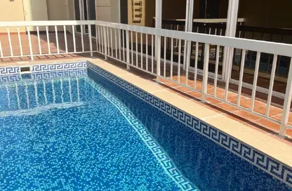 Villa - 5 Bedrooms - 5 Bathrooms for rent in Jumeirah 1 - Jumeirah - Dubai