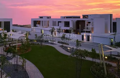 Villa - 5 Bedrooms - 6 Bathrooms for sale in West Yas - Yas Island - Abu Dhabi