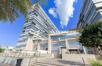 شقة - 2 غرف نوم - 3 حمامات للايجار في مساكن لامار - برج السيف - شاطئ الراحة - أبوظبي