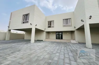 Apartment - 3 Bedrooms - 5 Bathrooms for rent in Shakhbout City - Abu Dhabi