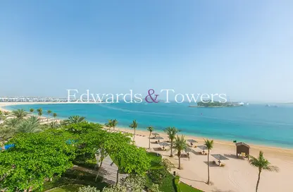 Apartment - 3 Bedrooms - 4 Bathrooms for rent in Al Hatimi - Shoreline Apartments - Palm Jumeirah - Dubai