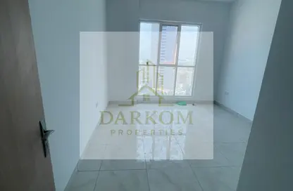 Apartment - 2 Bedrooms - 2 Bathrooms for rent in Corniche Tower - Ajman Corniche Road - Ajman