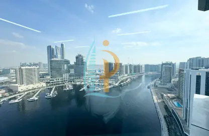 مكتب - استوديو للايجار في B2B  برج - الخليج التجاري - دبي