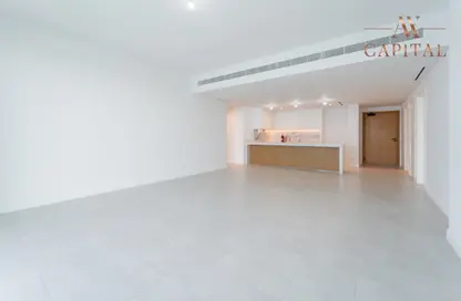 صورة لـ غرفة فارغة شقة - غرفة نوم - 2 حمامات للايجار في لا في - مساكن شاطئ الجميرا - دبي ، صورة رقم 1