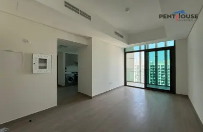 Apartment - 1 Bedroom - 2 Bathrooms for rent in Azizi Fawad Residence - Dubai Healthcare City 2 - Al Jaddaf - Dubai