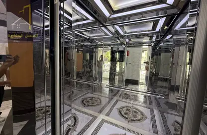 عمارة بالكامل - 8 غرف نوم - 8 حمامات للبيع في مجمع مويلح - تجارية مويلح - الشارقة