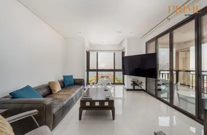 Living Room image for: Apartment - 2 Bedrooms - 3 Bathrooms for sale in Royal Amwaj Residence South - The Royal Amwaj - Palm Jumeirah - Dubai, Image 1