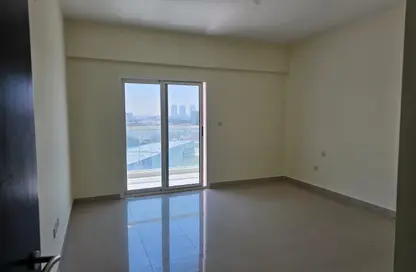 شقة - غرفة نوم - 2 حمامات للبيع في المساكن الحمراء - مدينة دبي الرياضية - دبي