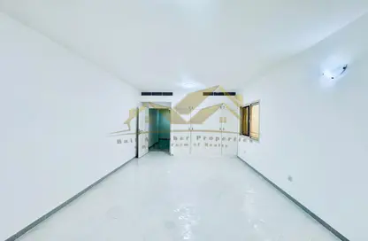 Apartment - Studio - 1 Bathroom for rent in Al Muteena - Deira - Dubai