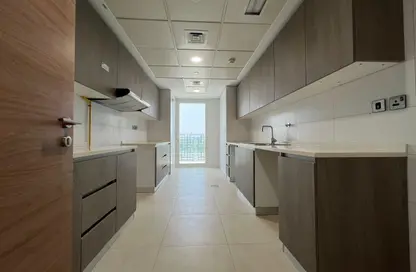 Apartment - 3 Bedrooms - 5 Bathrooms for rent in P-2716 - Al Raha Beach - Abu Dhabi