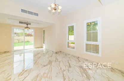 Villa - 3 Bedrooms - 3 Bathrooms for rent in Springs 15 - The Springs - Dubai
