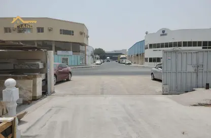 Warehouse - Studio - 4 Bathrooms for rent in Muweileh Community - Muwaileh Commercial - Sharjah