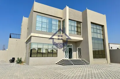 فيلا - 5 غرف نوم - 6 حمامات للايجار في الرفاع - رأس الخيمة