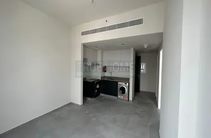 Empty Room image for: Apartment - 1 Bedroom - 2 Bathrooms for sale in The Link - East Village - Aljada - Sharjah, Image 1