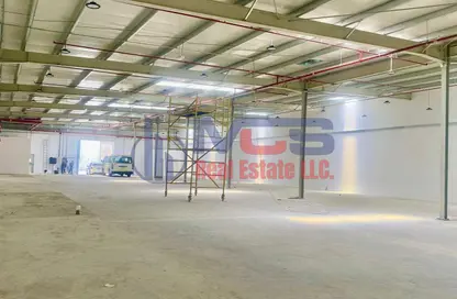 Warehouse - Studio - 1 Bathroom for rent in RAS - Umm Ramool - Dubai