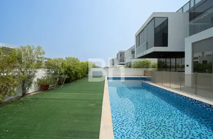 Villa - 5 Bedrooms - 6 Bathrooms for sale in Jumeirah Park Homes - Jumeirah Park - Dubai
