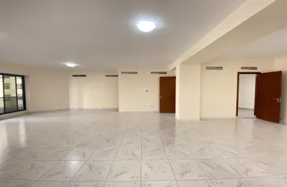 Apartment - 4 Bedrooms - 5 Bathrooms for rent in Golden Sands 4 - Mankhool - Bur Dubai - Dubai