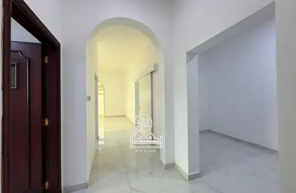 شقة - غرفة نوم - 1 حمام للايجار في مدينة شخبوط - أبوظبي شقة - غرفة نوم - 1 حمام للايجار في مدينة شخبوط - أبوظبي