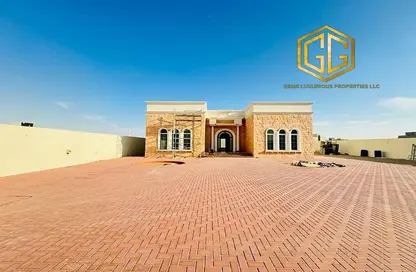 Outdoor House image for: Villa - 4 Bedrooms - 5 Bathrooms for rent in Al Aweer 1 - Al Aweer - Dubai, Image 1