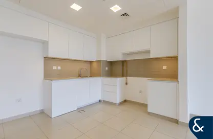 Apartment - 2 Bedrooms - 2 Bathrooms for sale in Zahra Breeze Apartments 4A - Zahra Breeze Apartments - Town Square - Dubai