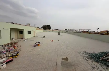 Warehouse - Studio - 1 Bathroom for rent in Al Sajaa - Sharjah