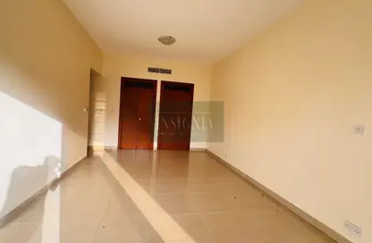 Apartment - 2 Bedrooms - 2 Bathrooms for rent in Golden Sands 9 - Mankhool - Bur Dubai - Dubai