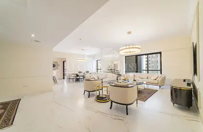 Living Room image for: Apartment - 4 Bedrooms - 5 Bathrooms for sale in Sadaf 8 - Sadaf - Jumeirah Beach Residence - Dubai, Image 1