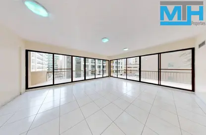 Apartment - 3 Bedrooms - 2 Bathrooms for rent in Golden Sands 1 - Mankhool - Bur Dubai - Dubai