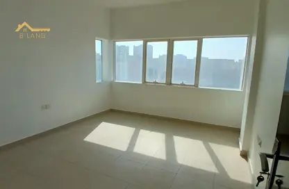 Apartment - 1 Bedroom - 2 Bathrooms for rent in Al Qulaya'ah - Al Sharq - Sharjah