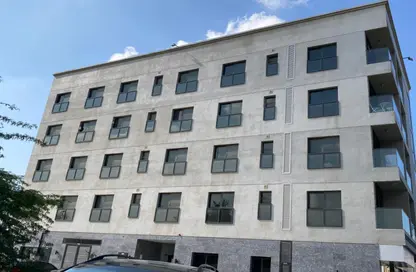 عمارة بالكامل - استوديو - 8 حمامات للبيع في تجارية مويلح - الشارقة