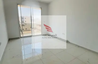 شقة - غرفة نوم - 2 حمامات للايجار في الجرف الصناعية 3 - الجرف الصناعية - عجمان