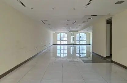 مكتب - استوديو - 1 حمام للايجار في مركز القرهود للأعمال - منطقة القرهود - دبي