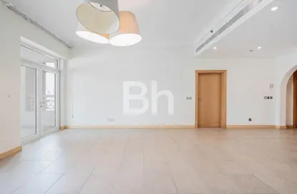 Apartment - 2 Bedrooms - 4 Bathrooms for rent in Al Msalli - Shoreline Apartments - Palm Jumeirah - Dubai