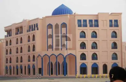 شقة - غرفة نوم - 2 حمامات للايجار في طراز فارسي - المدينة الدولية - دبي