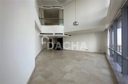 Empty Room image for: Duplex - 3 Bedrooms - 5 Bathrooms for sale in Sky Gardens - DIFC - Dubai, Image 1