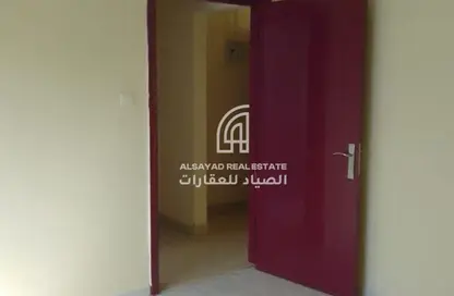 شقة - غرفة نوم - 1 حمام للايجار في بناء النباعة - النبعة - الشرق - الشارقة