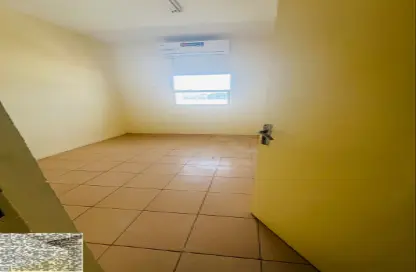 سكن عمال - استوديو - 8 حمامات للايجار في الصجعة الصناعية - الصجعة - الشارقة