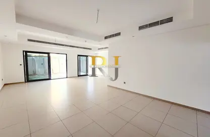 Villa - 4 Bedrooms - 6 Bathrooms for rent in Al Barsha 1 - Al Barsha - Dubai