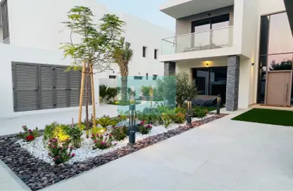Garden image for: Villa - 4 Bedrooms - 5 Bathrooms for rent in Redwoods - Yas Acres - Yas Island - Abu Dhabi, Image 1