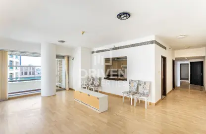 Apartment - 3 Bedrooms - 3 Bathrooms for rent in La Riviera - Dubai Marina - Dubai