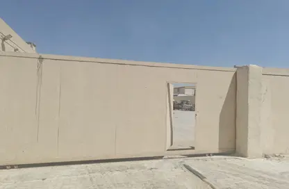 أرض - استوديو للايجار في المنطقة الصناعية رقم 12 - المنطقة الصناعية بالشارقة - الشارقة