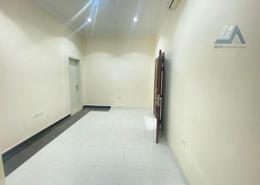 صورةردهة-ممر لـ: شقة - 4 غرف نوم - 3 حمامات للكراء في مدينة الفلاح - أبوظبي, صورة 1