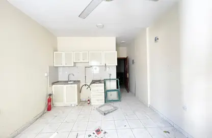 شقة - 1 حمام للايجار في البطينة - الشارقة