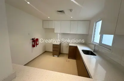 Apartment - 2 Bedrooms - 2 Bathrooms for rent in The Gardens Buildings - The Gardens - Dubai