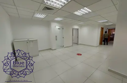 مكتب - استوديو - 1 حمام للايجار في بلو تاور - شارع الشيخ زايد - دبي
