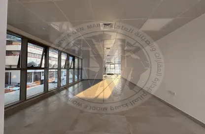 Full Floor - Studio - 3 Bathrooms for rent in Hamdan Street - Abu Dhabi