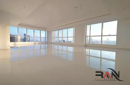 Empty Room image for: Apartment - 3 Bedrooms - 5 Bathrooms for rent in Golden Falcon Tower - Hamdan Street - Abu Dhabi, Image 1